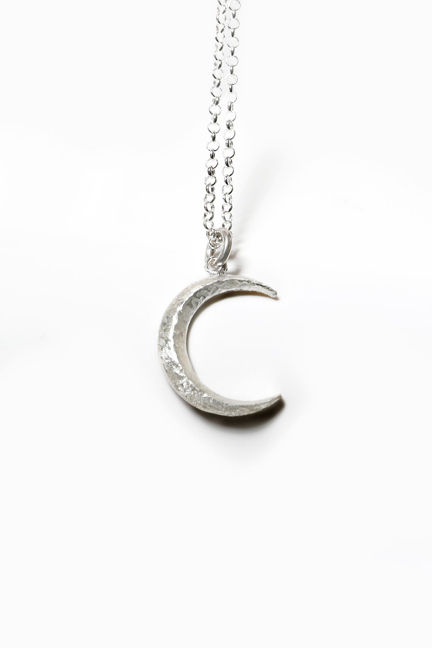 Luna pendant