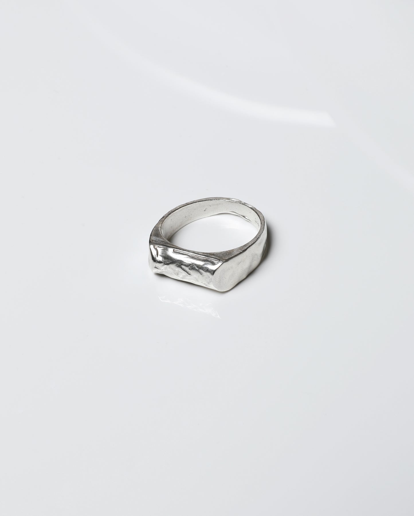 Ares ring