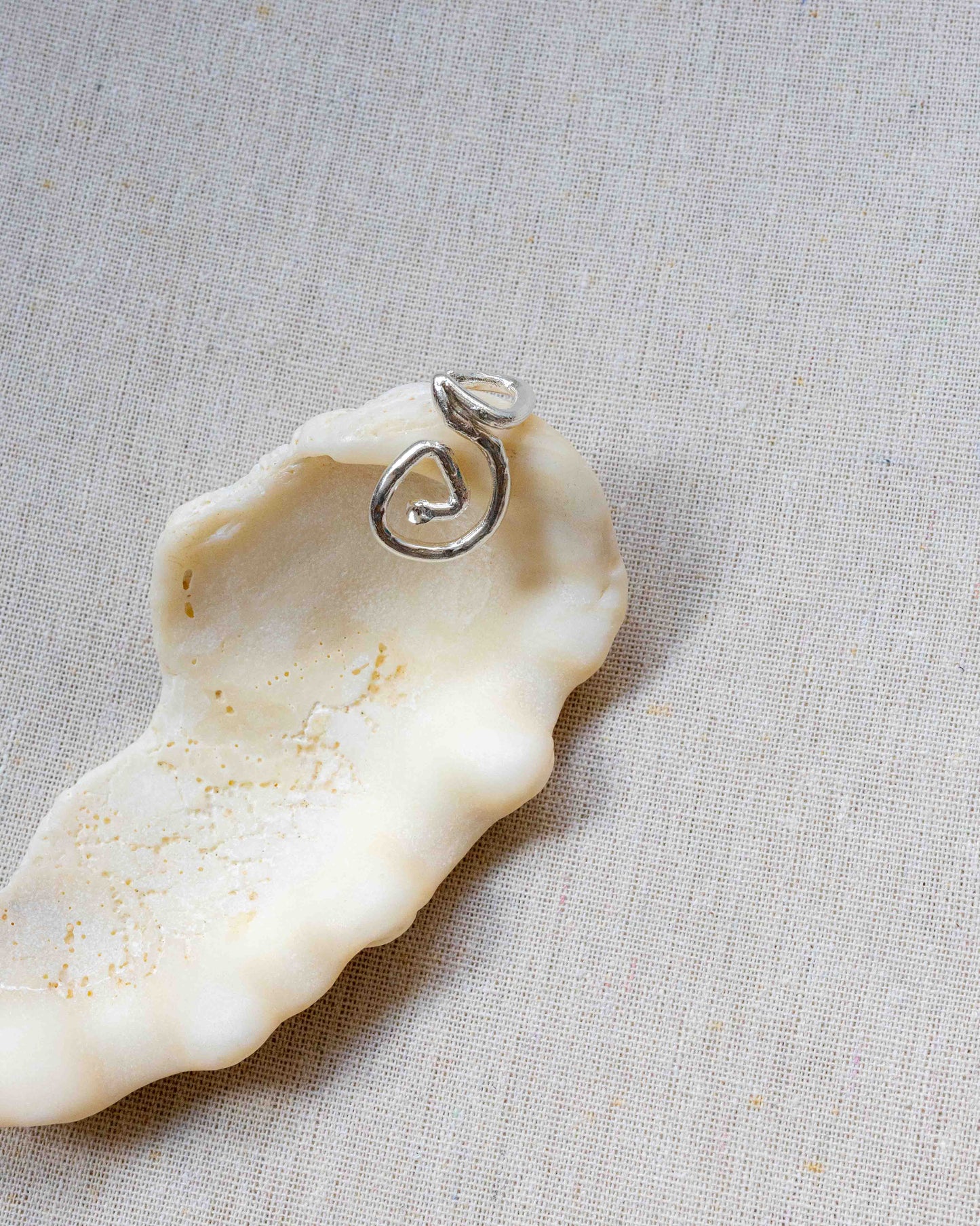 Lunith ear cuff