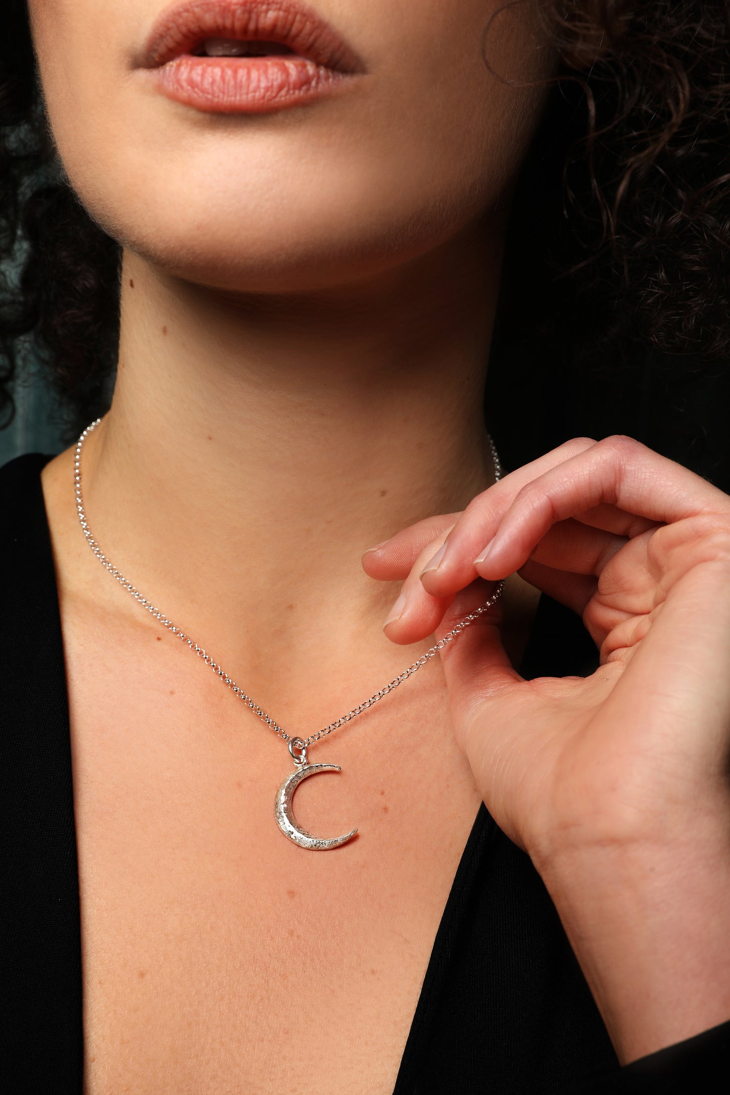 Luna pendant