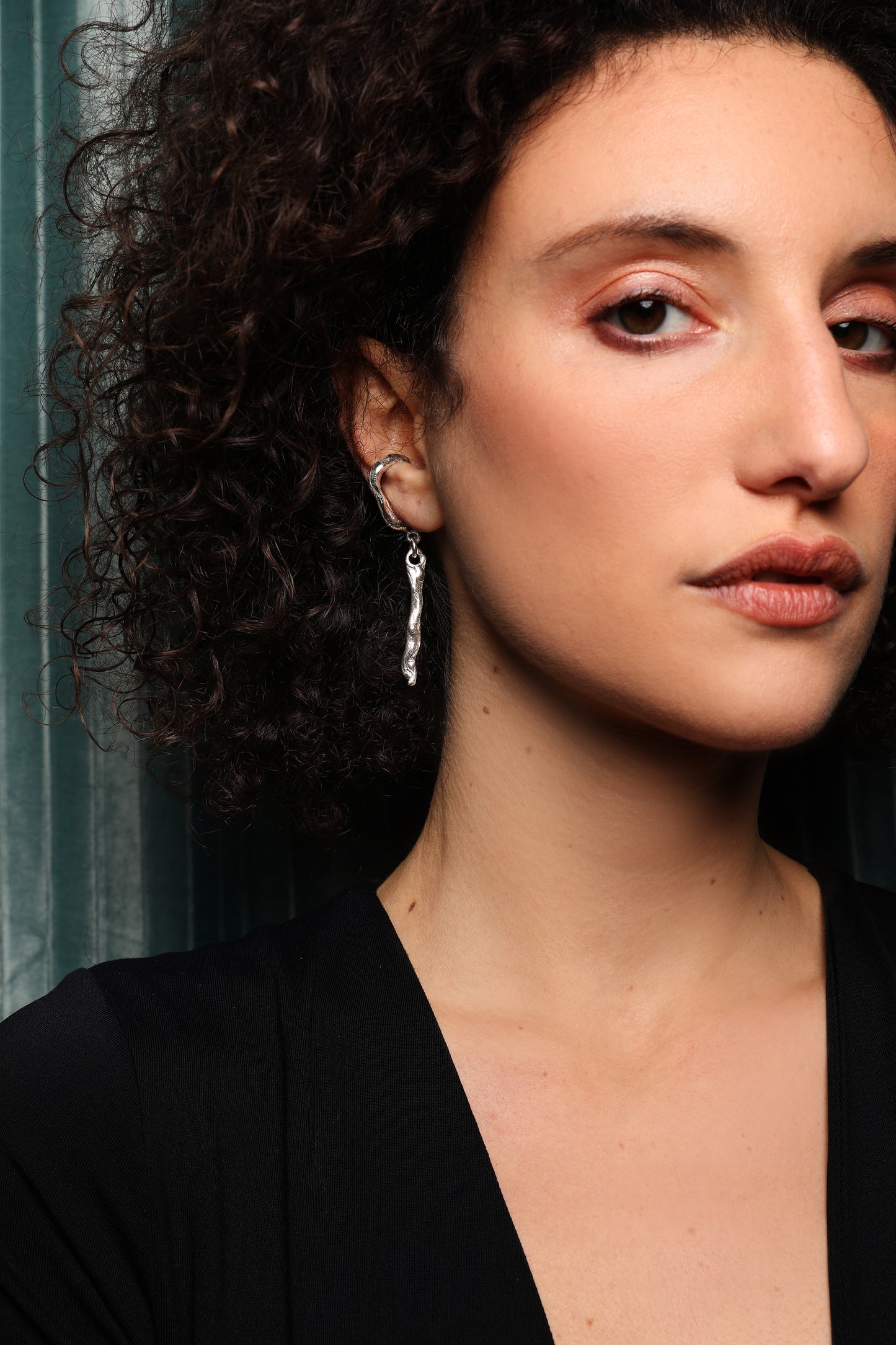Nada ear cuff